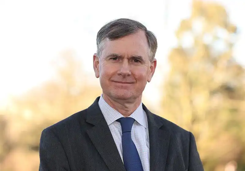  السفير البريطاني في طهران هوغو بنديكت شورتر