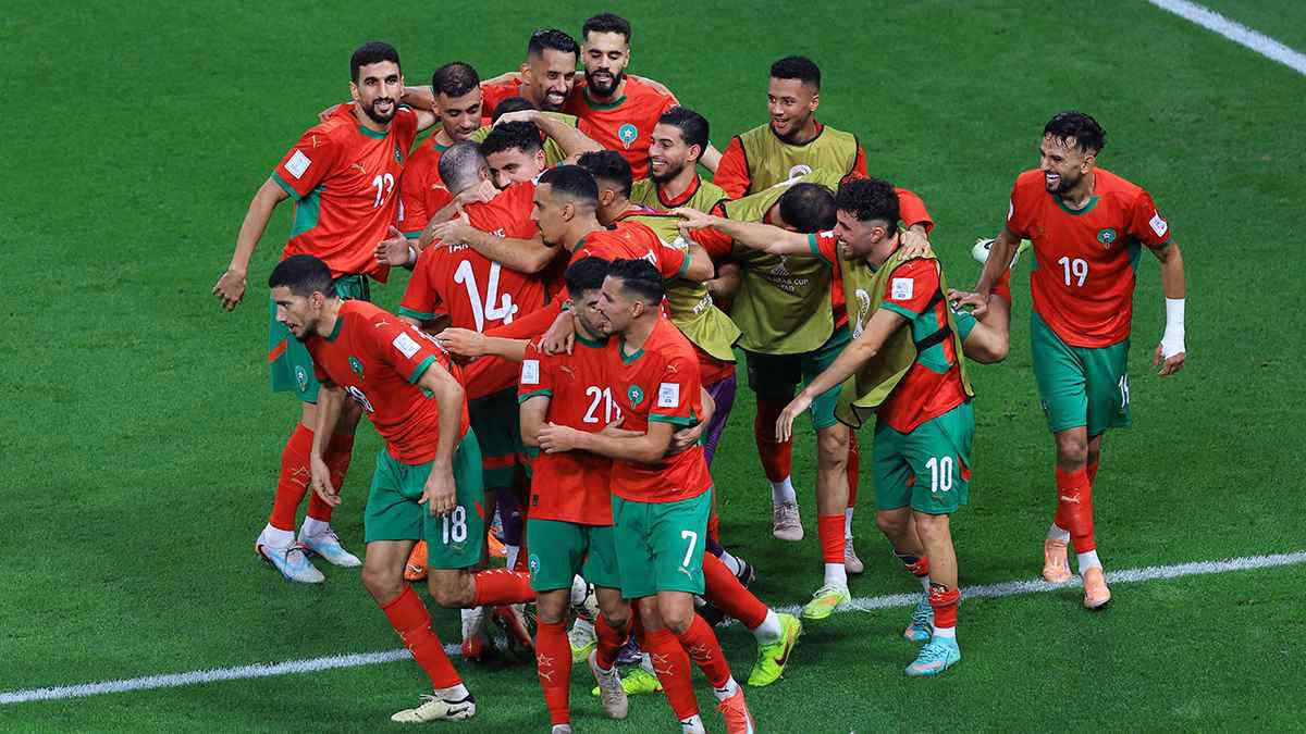 3 نجوم.. من أبهر جماهير المغرب بعد الفوز على الإمارات؟ 