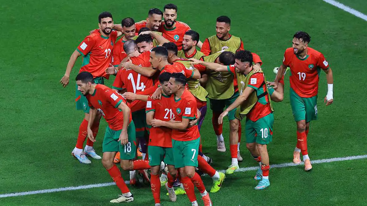 3 نجوم.. من أبهر جماهير المغرب بعد الفوز على الإمارات؟