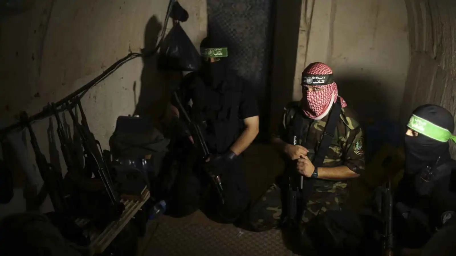 قيادة "حماس" تكشف عدم إطلاعها من "القسام" على ترتيبات تسليم الرهائن