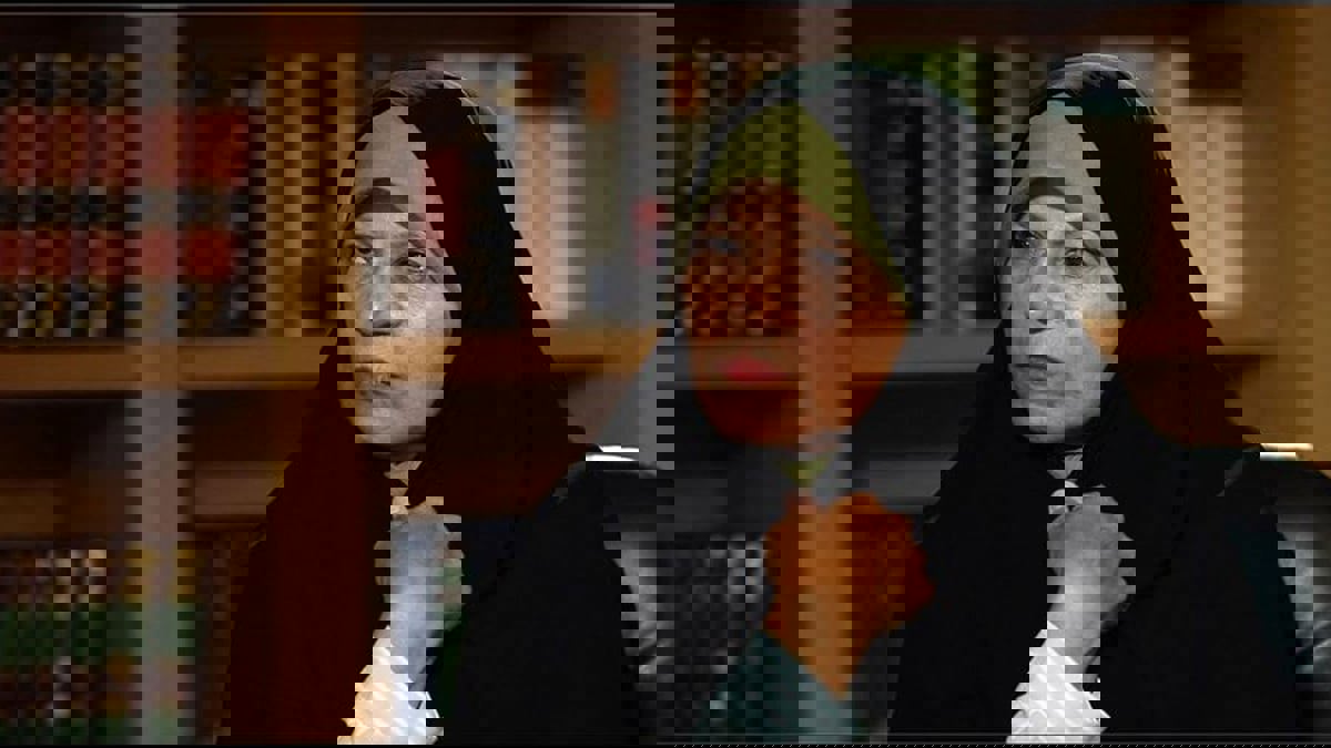 فائزة رفسنجاني تدعو لإلغاء قانون الحجاب في إيران