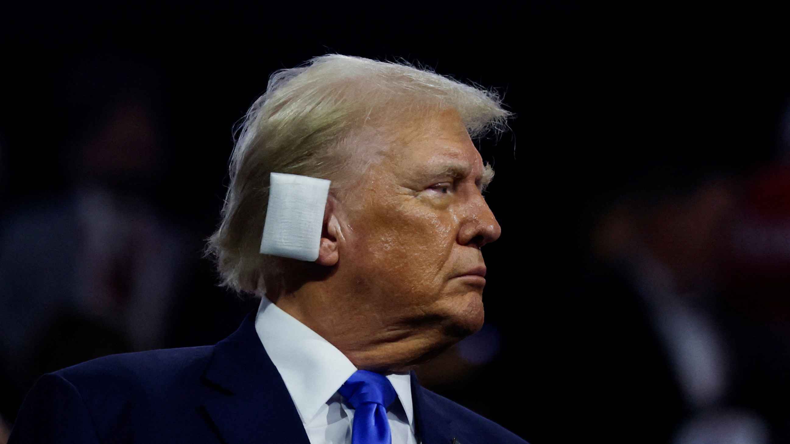 رغم القضايا التي تلاحقه.. كيف حافظ ترامب على حظوظه للفوز برئاسة أمريكا؟