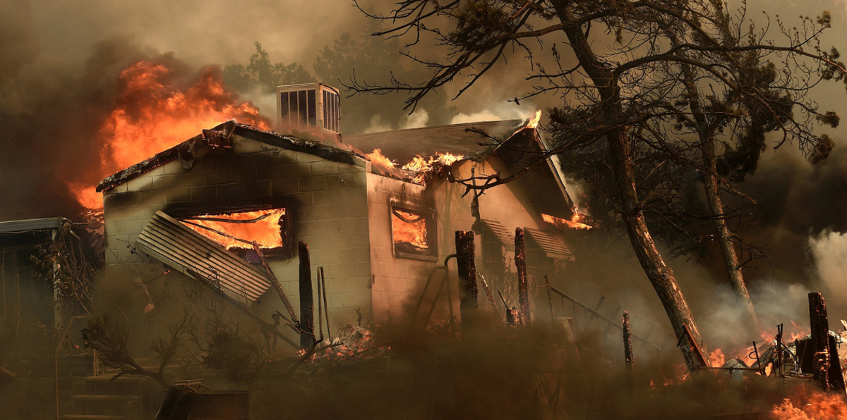 الكونغرس يقر 37 مليار دولار لمساعدة المناطق المنكوبة بالأعاصير والحرائق