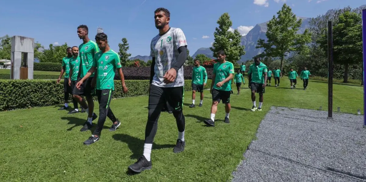 انتقادات حادة لعبدالله المعيوف حارس المنتخب السعودي بسبب زياده وزنه (فيديو)