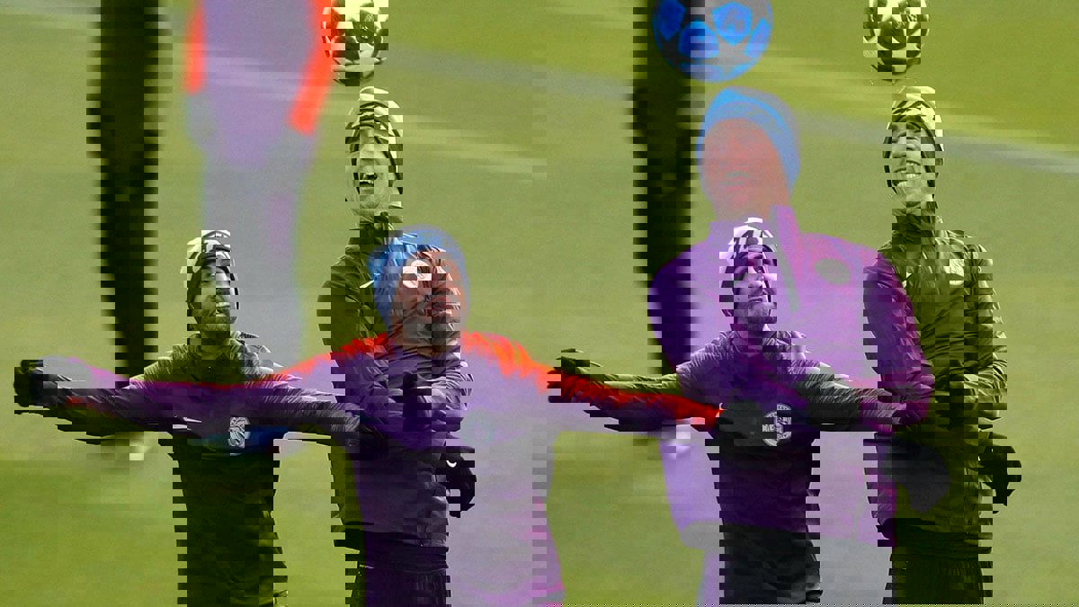 مانشستر سيتي يعلن إصابة رياض محرز وإيمريك لابورت بفيروس كورونا