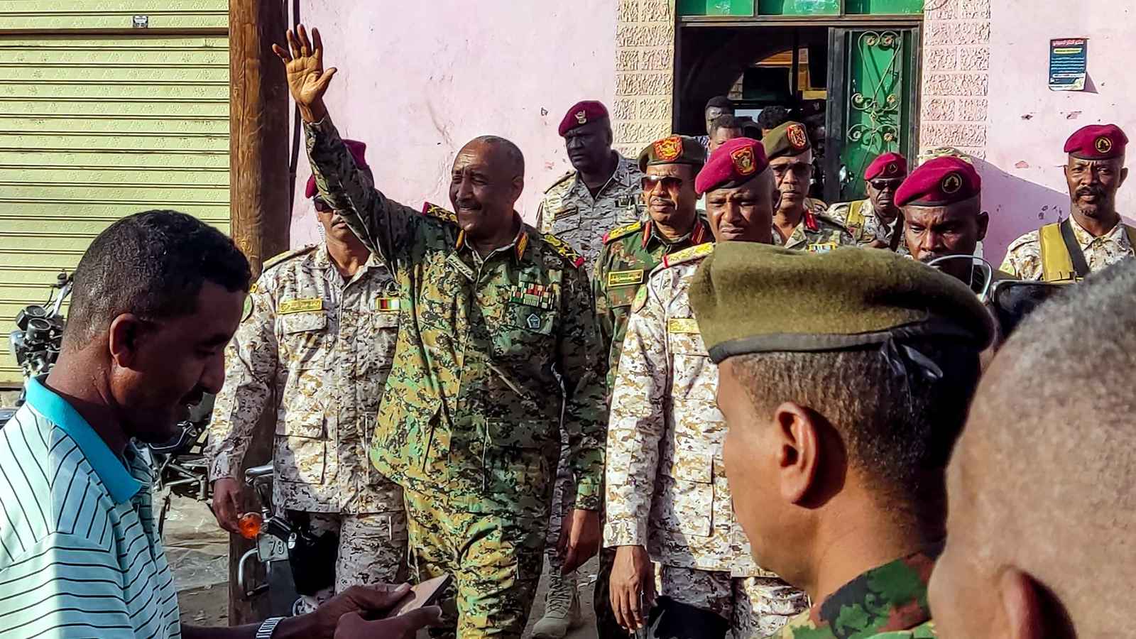 البرهان والإخوان.. من الوفاق إلى "صراع المصالح"