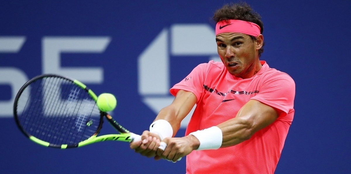 نادال يواصل التربع على صدارة لاعبي التنس