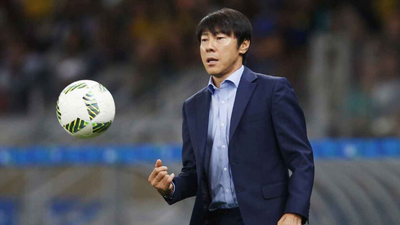 يهم المنتخب السعودي.. إندونيسيا تستغني عن مدربها