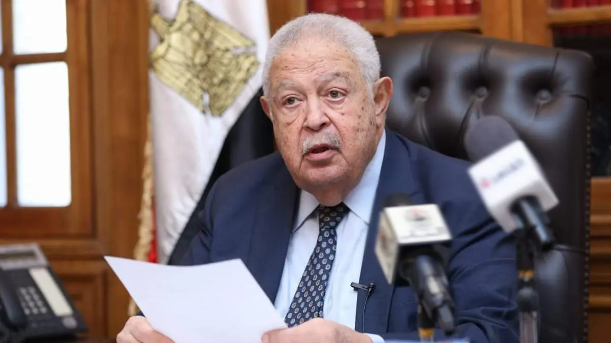 ‪ مصر.. وفاة رجائي عطية نقيب المحامين خلال مرافعته بإحدى القضايا