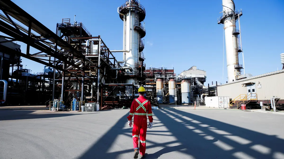 تقرير: شركات النفط تعاني لإقناع المهندسين الشباب بالانضمام رغم المغريات