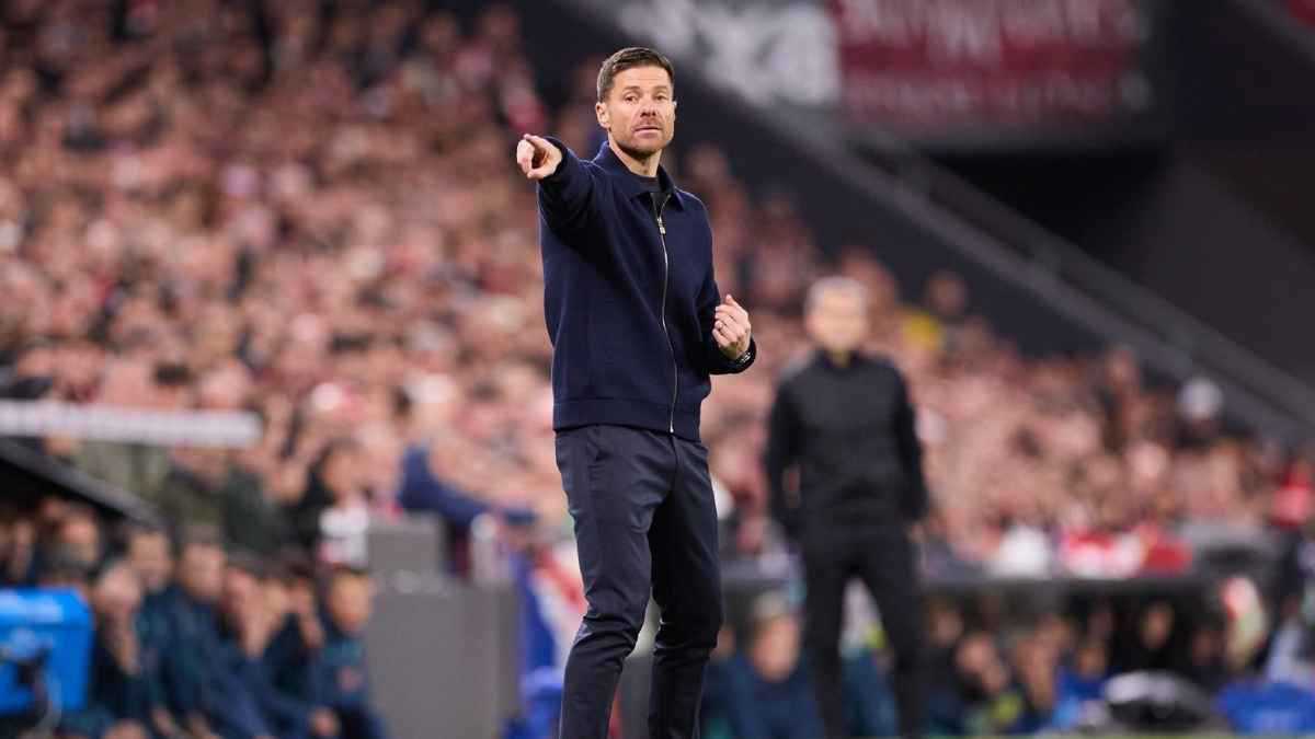 تمرد في غرفة الملابس.. "الشيرينغيتو" يفجر مفاجأة حول إقالة تشابي ألونسو