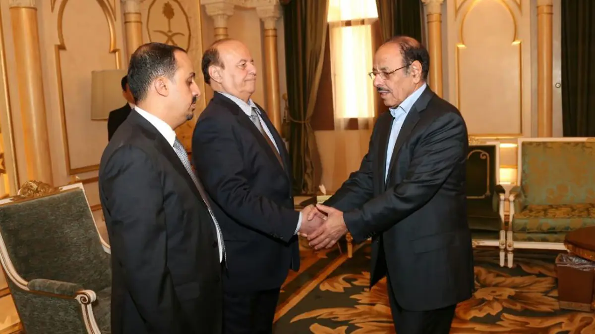 الحوثيون يحاكمون "هادي" ونائبه غيابيا بتهمة "الخيانة"