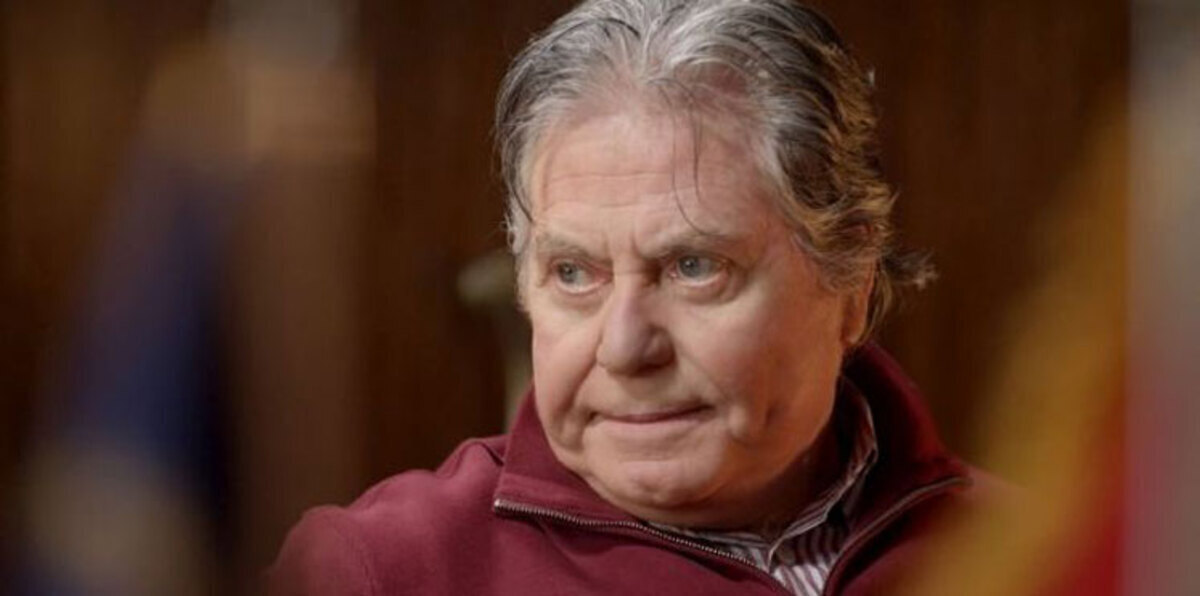 هل انفصل حسين فهمي عن زوجته السعودية؟