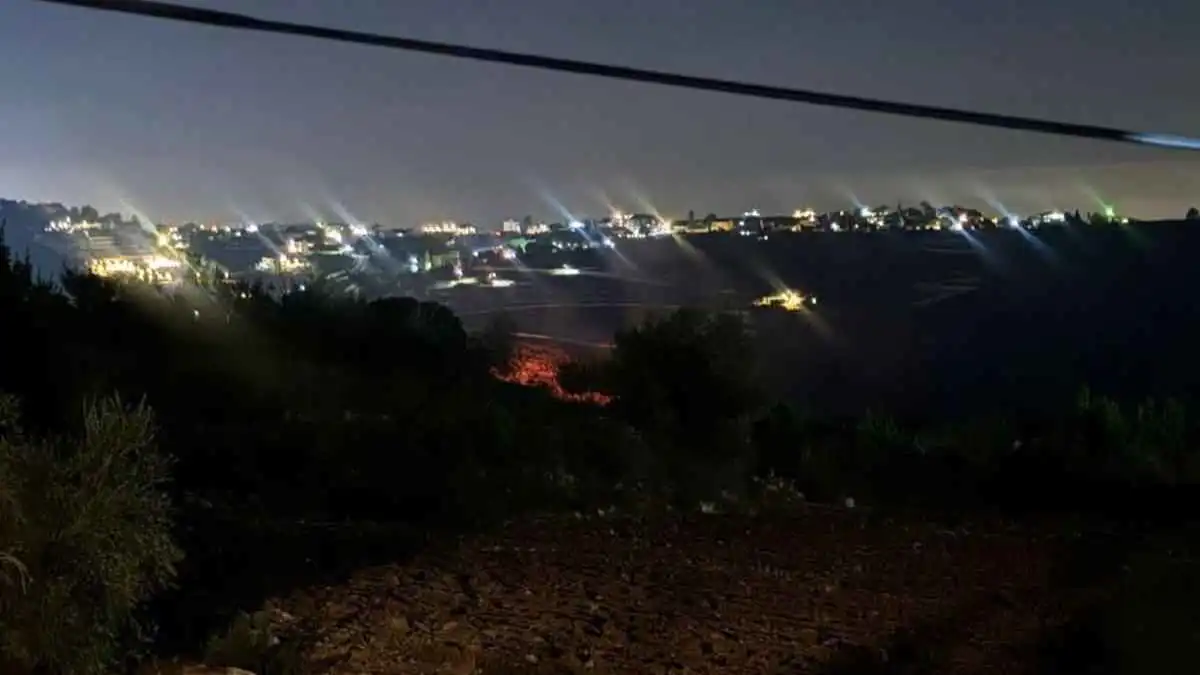 قتيل بهجوم مسيّرة إسرائيلية على سيارة جنوبي لبنان (فيديو)