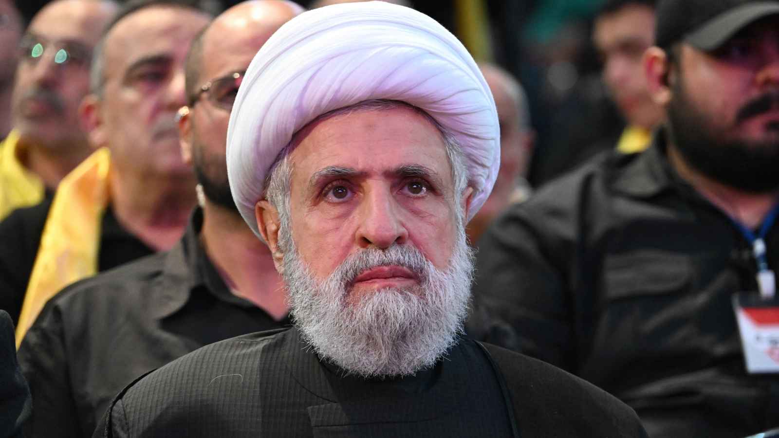 ما رسائل نعيم قاسم في كلمته "المتأخرة"؟