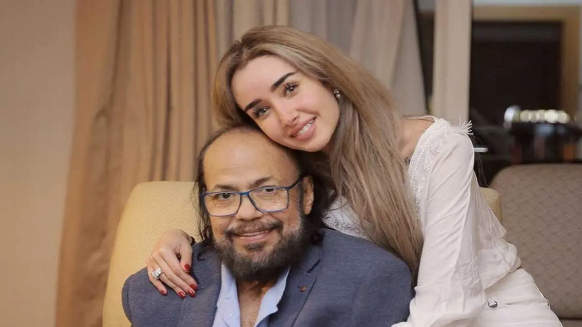 كيف علقت هنا الزاهد على وفاة طلعت زكريا طليق والدتها؟