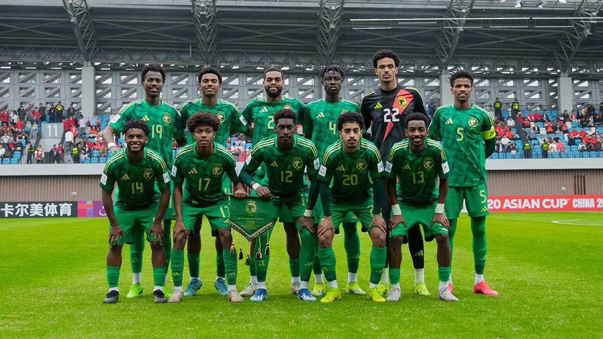 4 محترفين في قائمة المنتخب السعودي استعدادا للصين واليابان