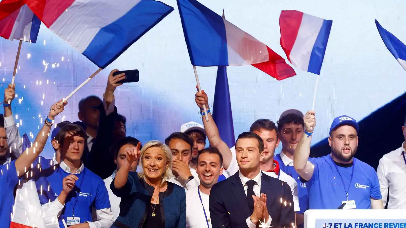 استطلاع: تزايد دعم "اليمين المتطرف" في فرنسا قبيل الانتخابات الرئاسية