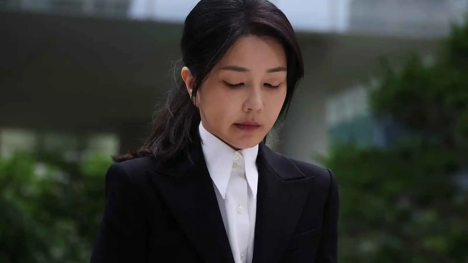 كوريا الجنوبية.. السيدة الأولى السابقة تعترف بتلقيها حقيبتي شانيل