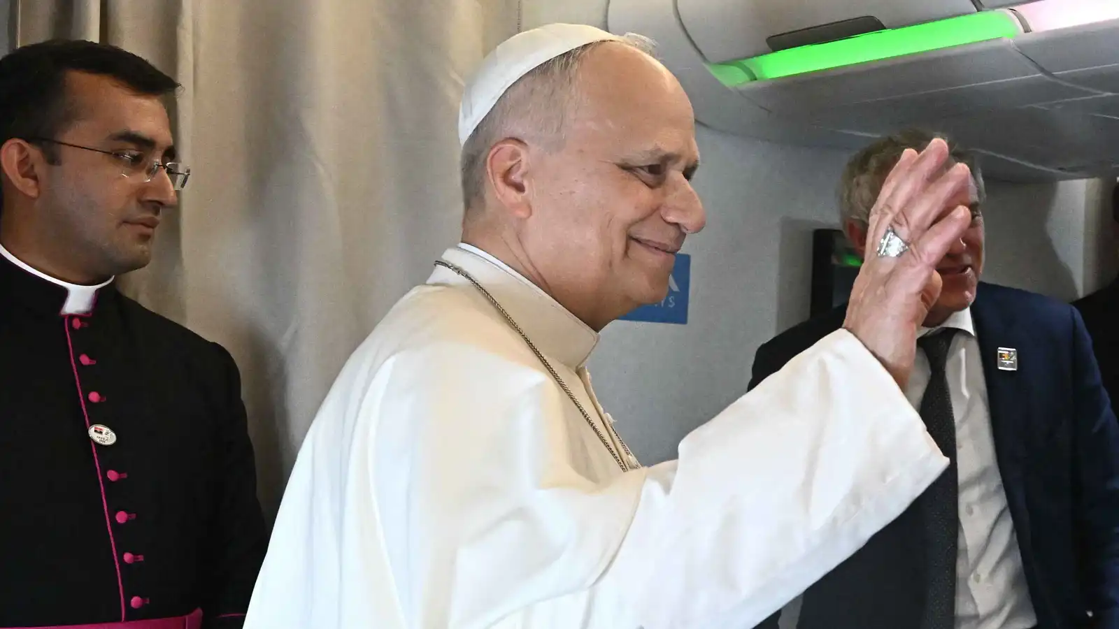 بابا الفاتيكان: لست مهتما بالدخول في جدال مع ترامب