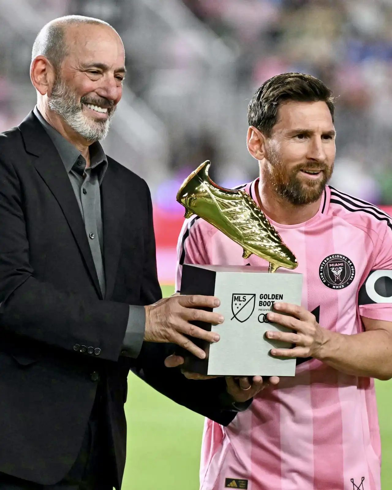 ميسي والحذاء الذهبي