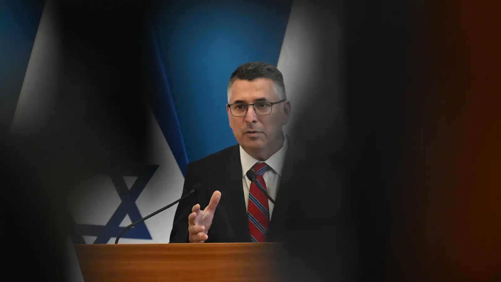 ساعر: مبادرة ماكرون بشأن غزة "غير ضرورية ومضرة"