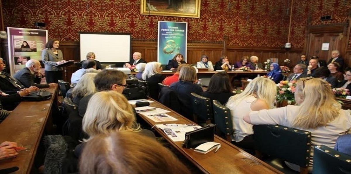 اعتقال 2000 سيدة يوميًا بسبب الحجاب.. البرلمان البريطاني يناقش حرية المرأة في إيران