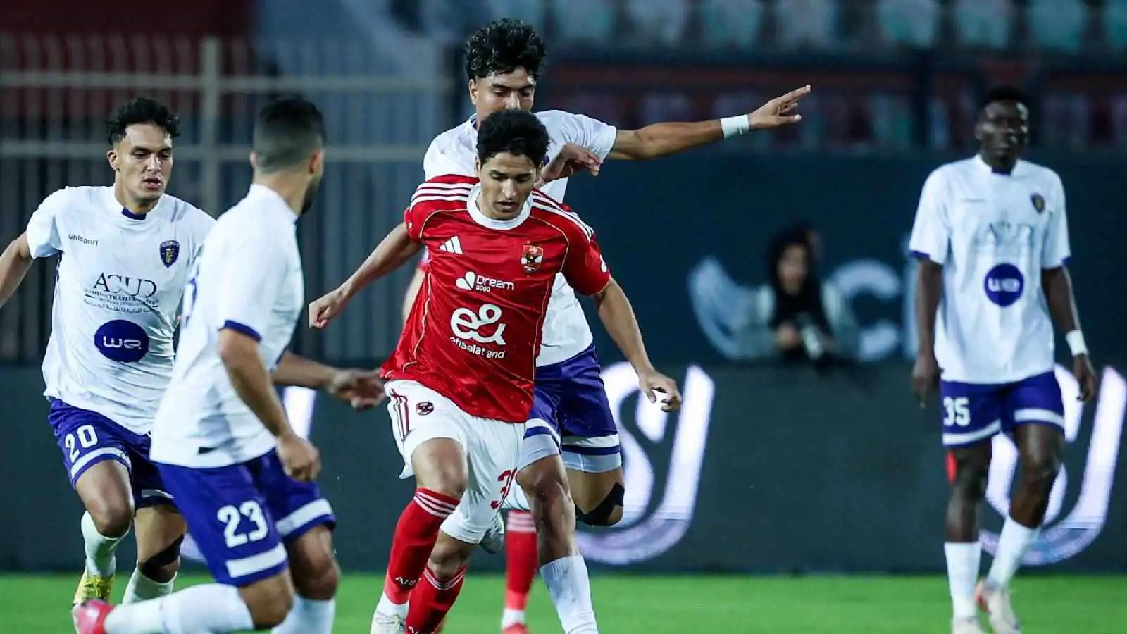 مطالبات برحيلهم.. أسوأ 6 لاعبين في الأهلي المصري أمام وي