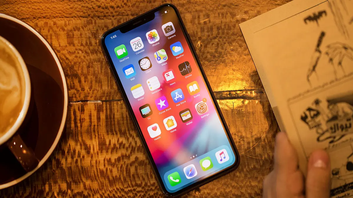 "أبل" الأمريكية تحجب التطبيقات الإيرانية وتسبب أزمة للبنوك