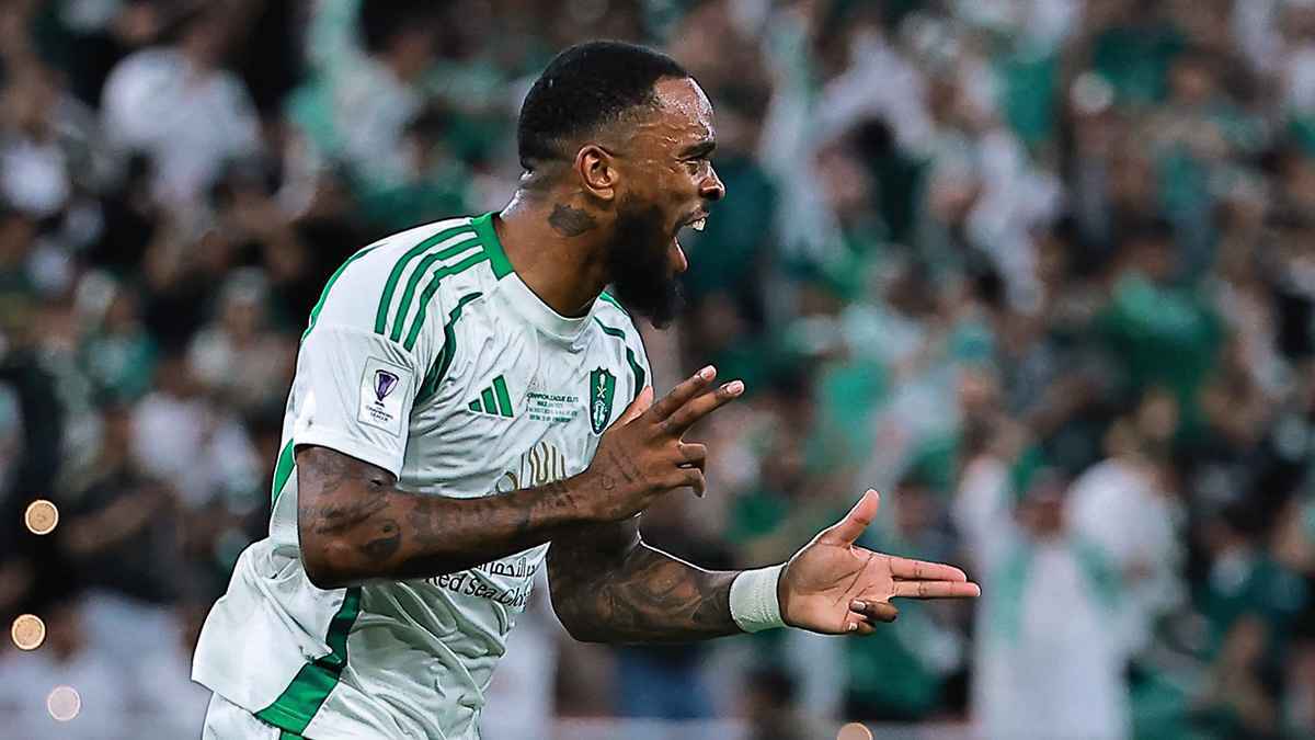 أردت التغريد.. لماذا تراجع إيفان توني عن الاحتفال بفوز الهلال على السيتي؟