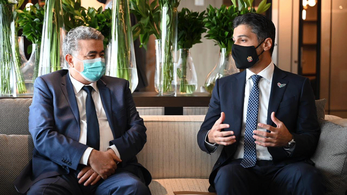 محمد محمود آل خاجة يلتقي عمير بيرتس لبحث التعاون الاقتصادي بين الإمارات وإسرائيل