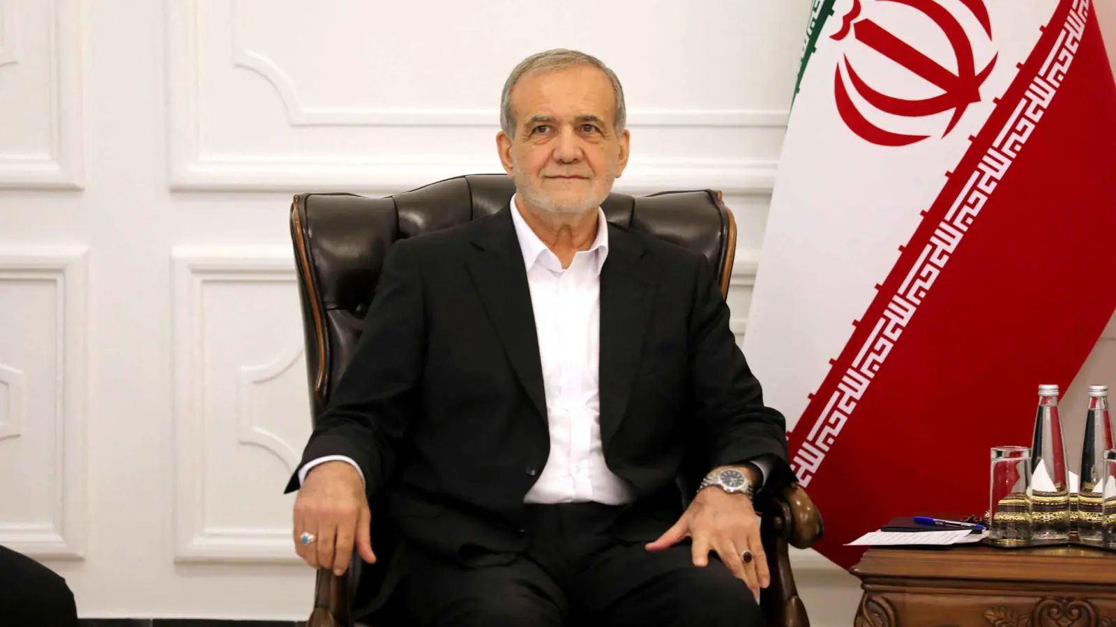 خبراء: دعم إيران لحزب الله خارج سلطة الرئيس