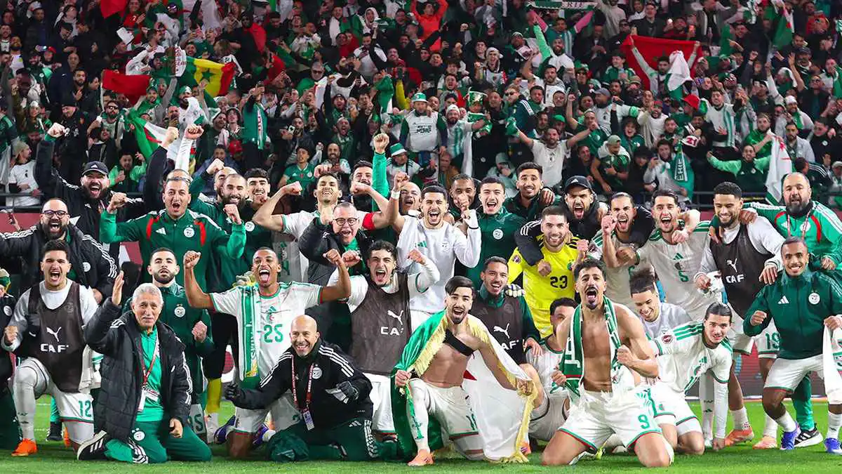 فولفسبورغ الألماني يقصي الجزائري عمورة لأسباب إنضباطية