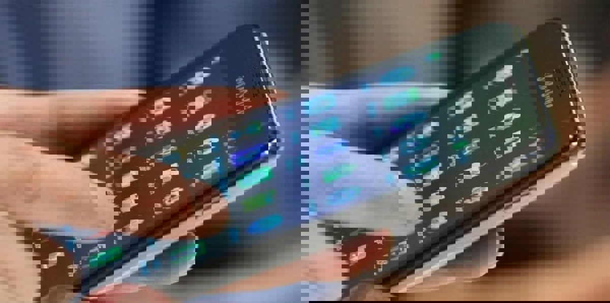 اكتشاف 3 ميكروبات تنمو على الهواتف الذكية فقط (فيديو)