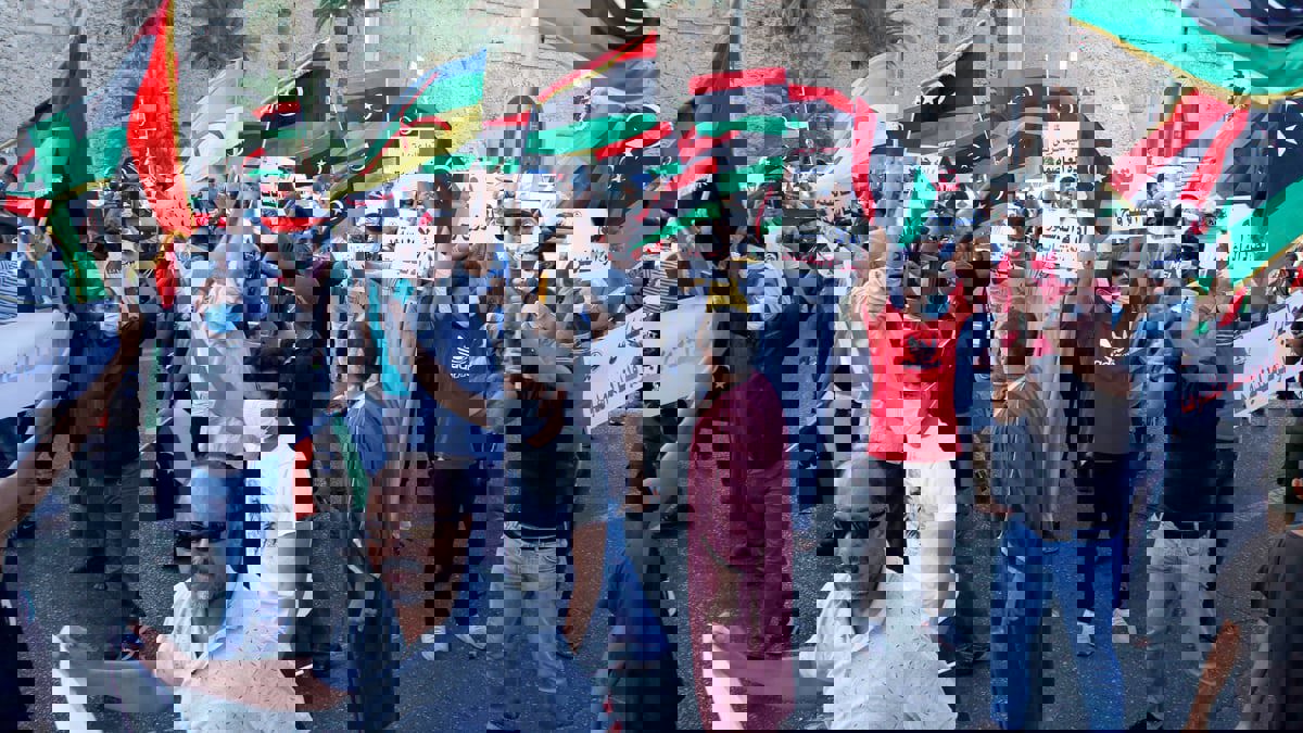 صحف عالمية.. تصدع سياسي في ليبيا قبيل الانتخابات وانتقادات واسعة لعرقلة محاكمة قتلة نزار بنات