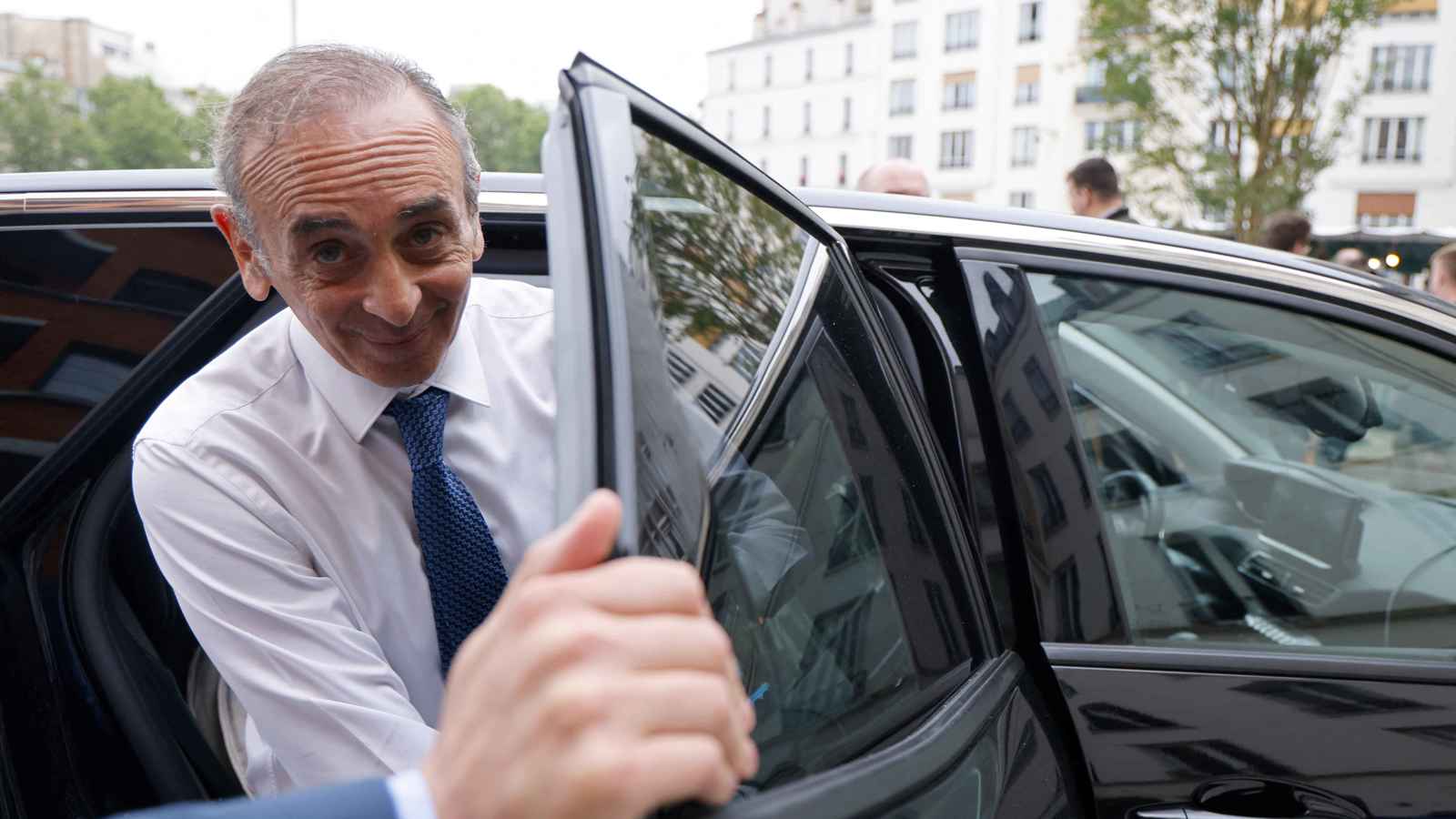 واجه سيلا من الانتقادات.. مرشح رئاسي فرنسي سابق يشعل غضب الجزائريين