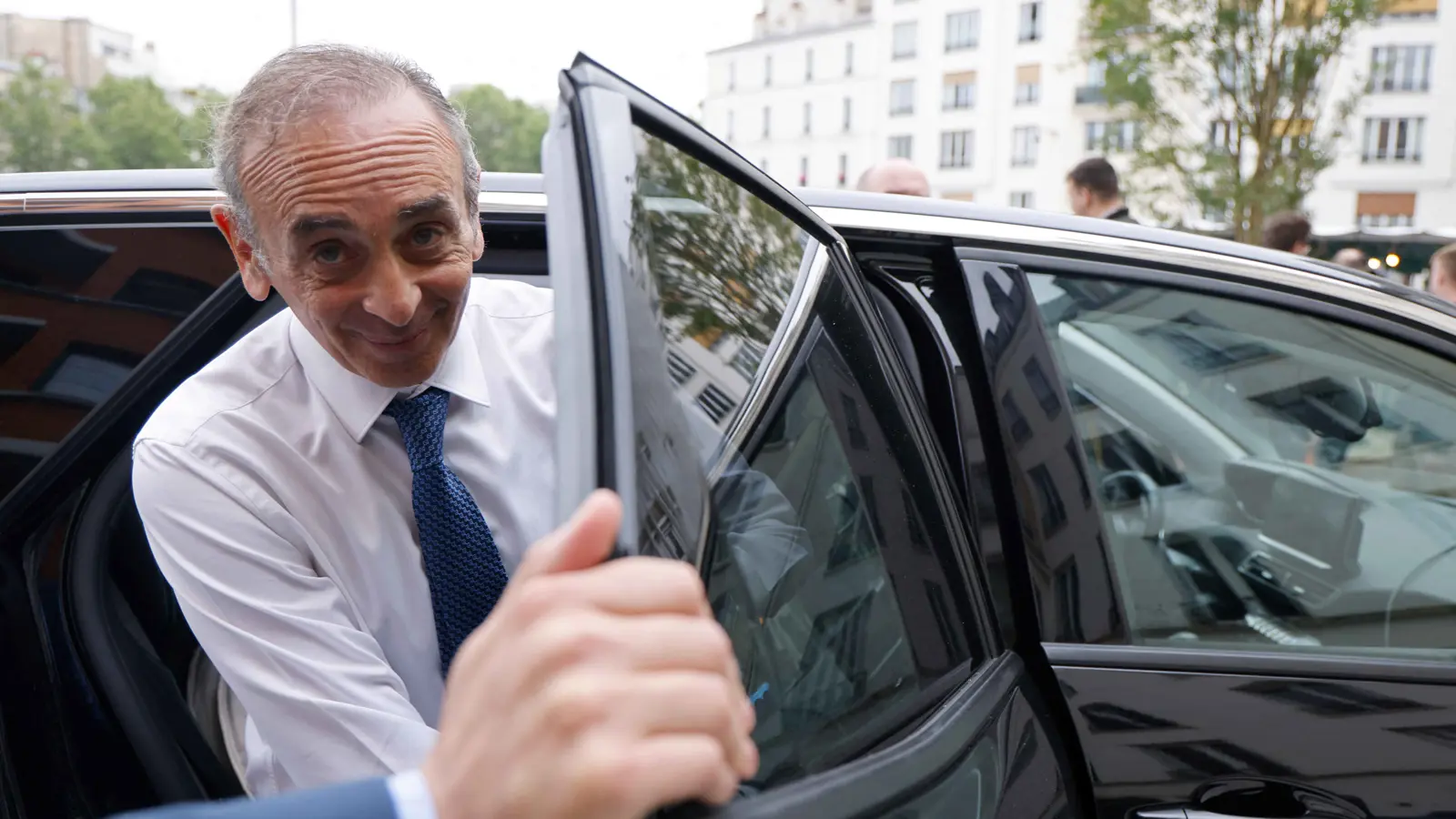 واجه سيلا من الانتقادات.. مرشح رئاسي فرنسي سابق يشعل غضب الجزائريين