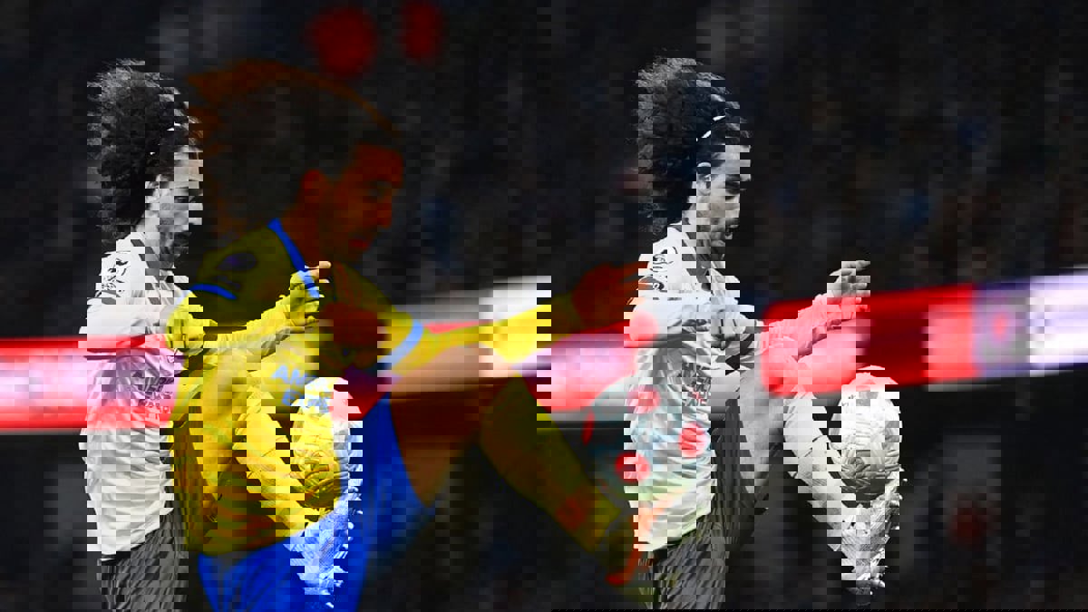 ثاني أغلى لاعب إسباني في التاريخ.. تشيلسي يخطف كوكوريلا من مانشستر سيتي