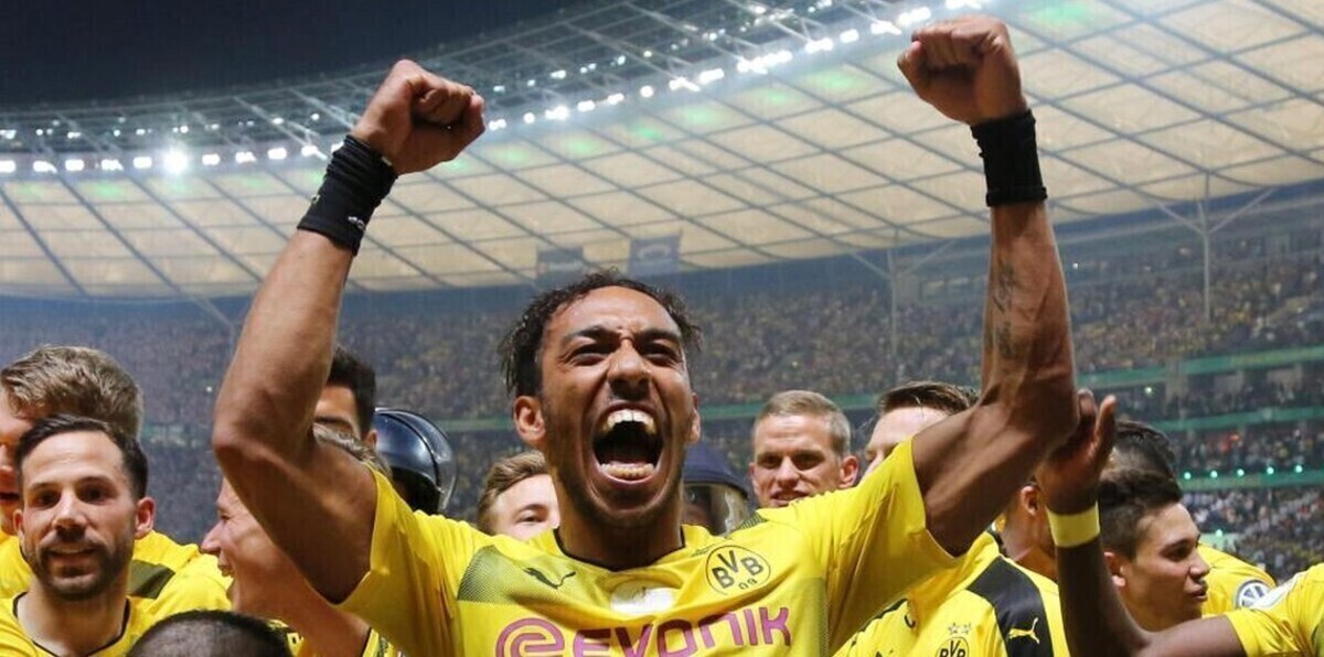 باريس سان جيرمان يمزق عقد أوباميانغ.. لماذا؟