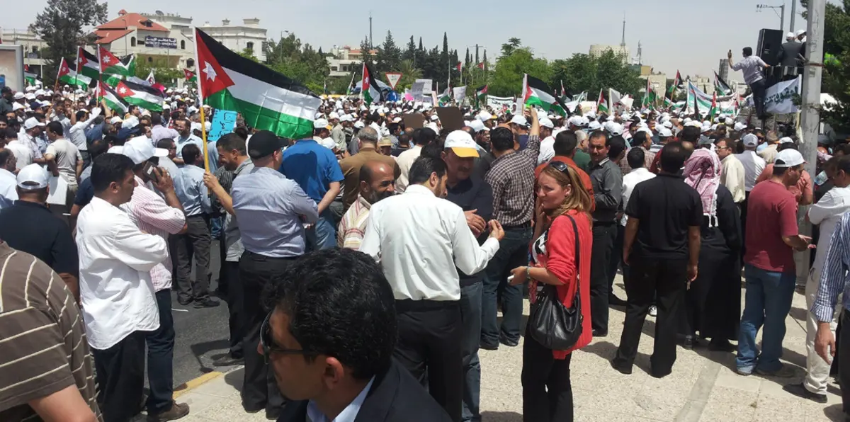 ارتفاع أسعار النفط والإنتاج الأمريكي القياسي يضغط عليها‎