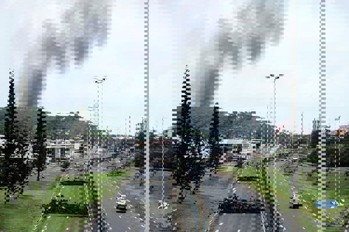 أستراليا ونيوزيلندا تبدآن إجلاء رعاياهما من كاليدونيا الجديدة