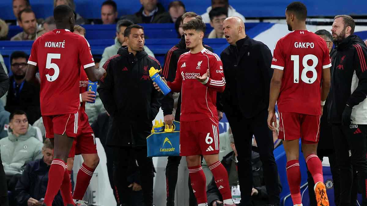 يفتقدون جهده.. من اللاعب الذي تسبب رحيله في أزمة كبيرة لليفربول؟