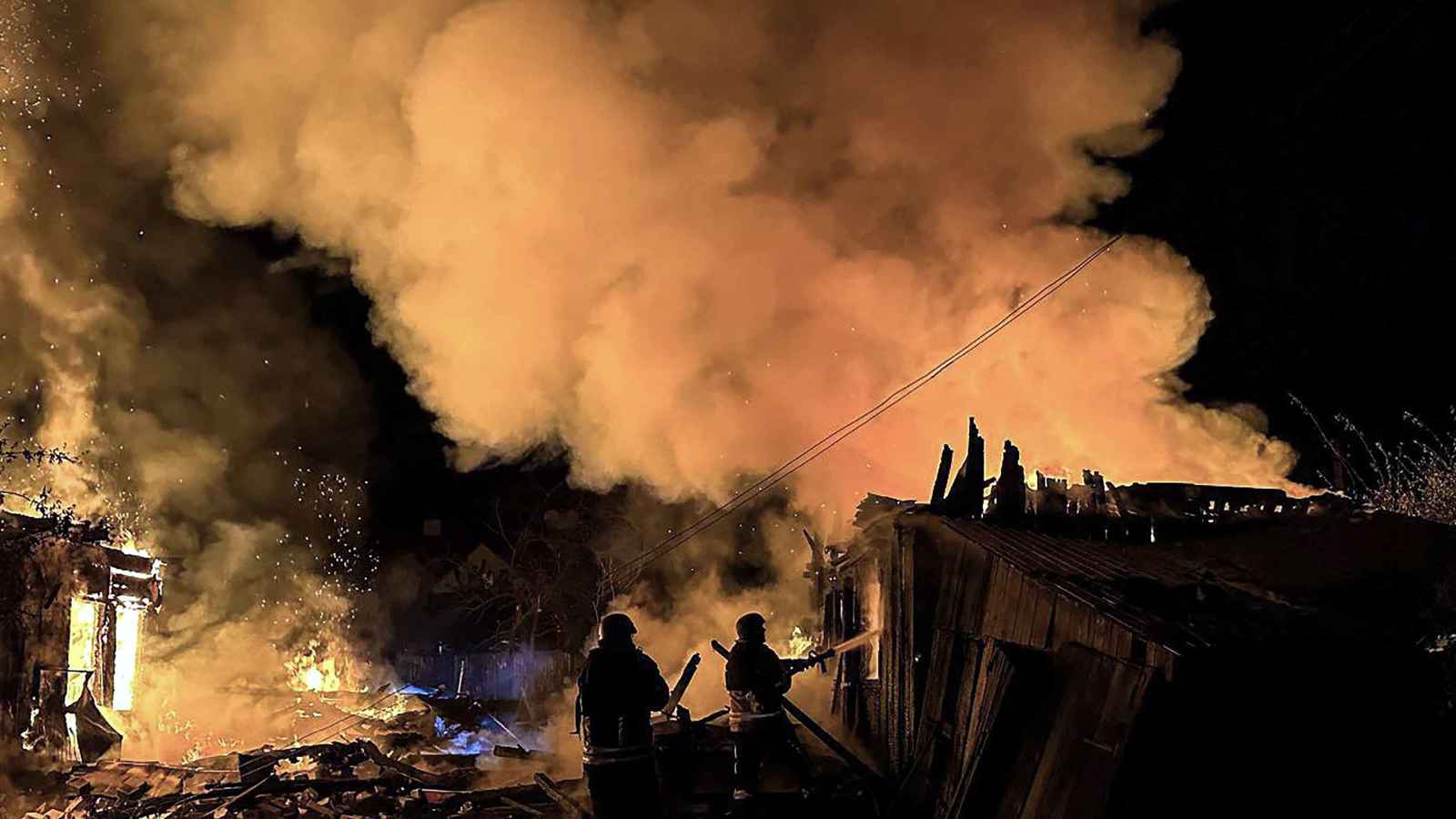 أوقع 50 مصابا.. هجوم روسي واسع على خاركيف الأوكرانية (فيديو وصور)