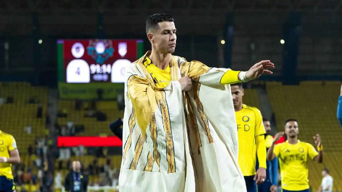 بعد رسالة ترامب له.. كريستيانو يحسم موقفه من الرحيل عن النصر (فيديو)