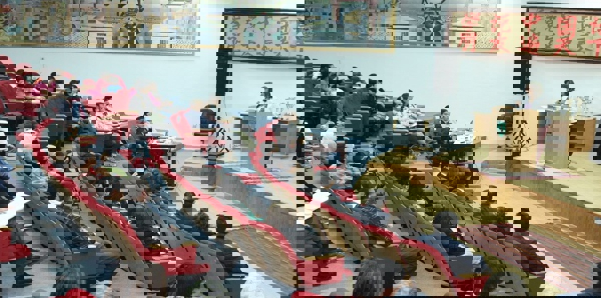 الطلاب الصينيون يشاركون أسرارهم بالإنجليزية