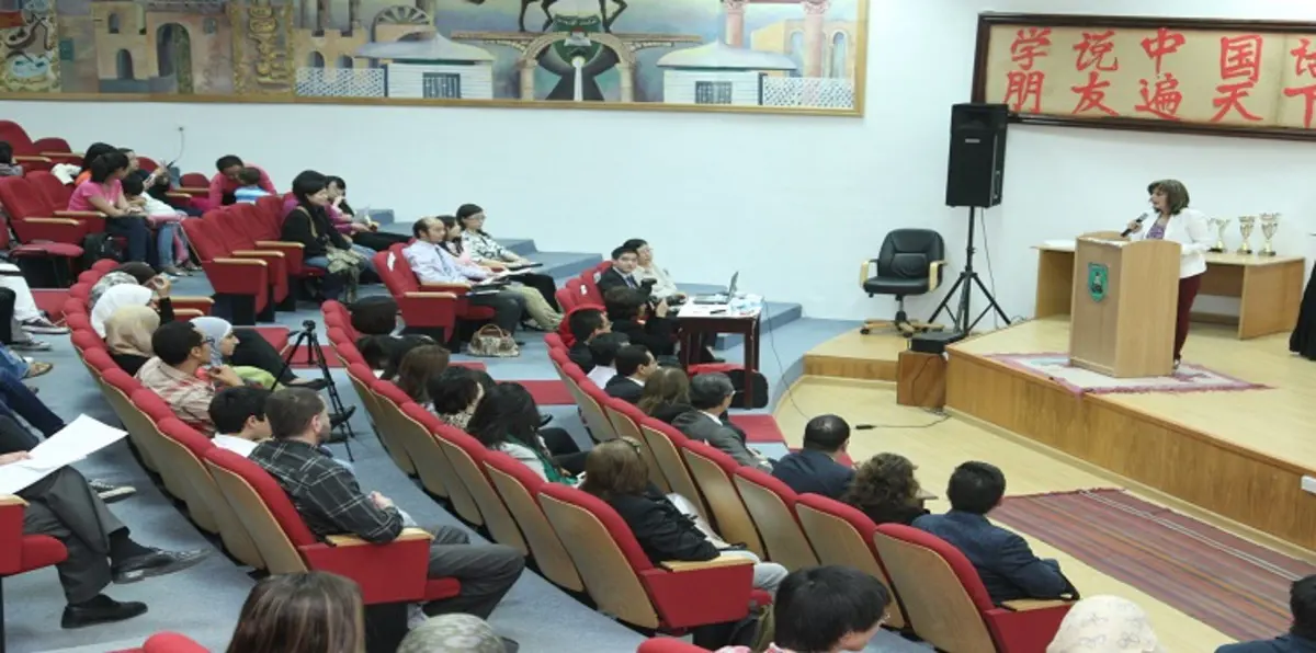 الطلاب الصينيون يشاركون أسرارهم بالإنجليزية