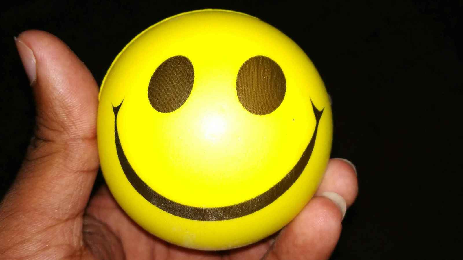 علاقة "غريبة" بين استخدام الإيموجي وسمات الرجال المظلمة