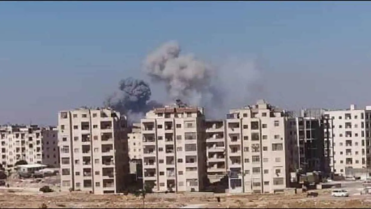 قتلى وجرحى جراء انفجار عنيف بمستودع ذخيرة في إدلب السورية (فيديو)