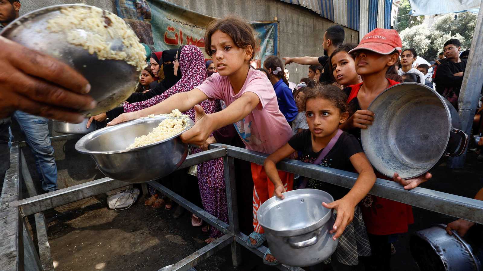 أرقام مرعبة.. الجوع يتغلغل في غزة والعشرات على حافة الموت