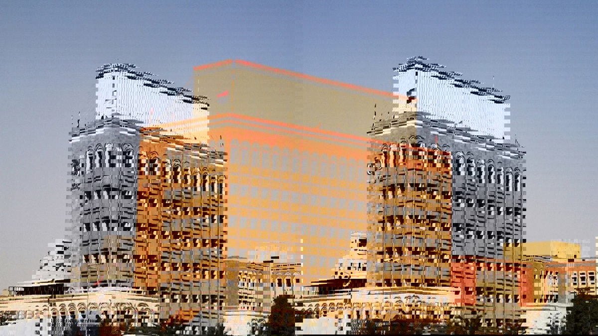 المركزي اليمني يصدر تعميمًا جديدًا ويحذر الصرافين